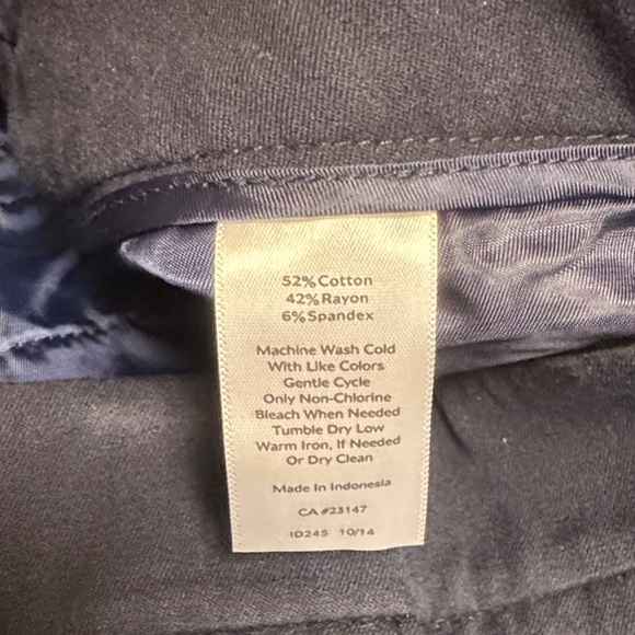 Talbots Navy and White Floral Blouse with Navy Pants set - Picture 12 of 12